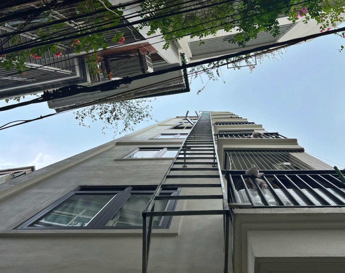 Đơn vị thi công cầu thang thoát hiểm tại Thành Phố Mới