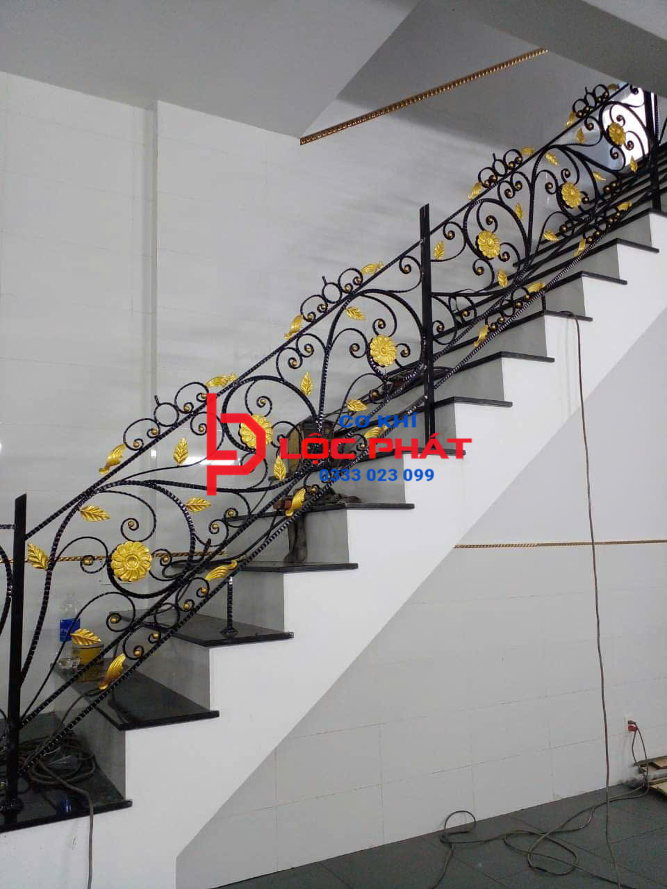 Đội thợ lan can cầu thang tại Bình Chánh