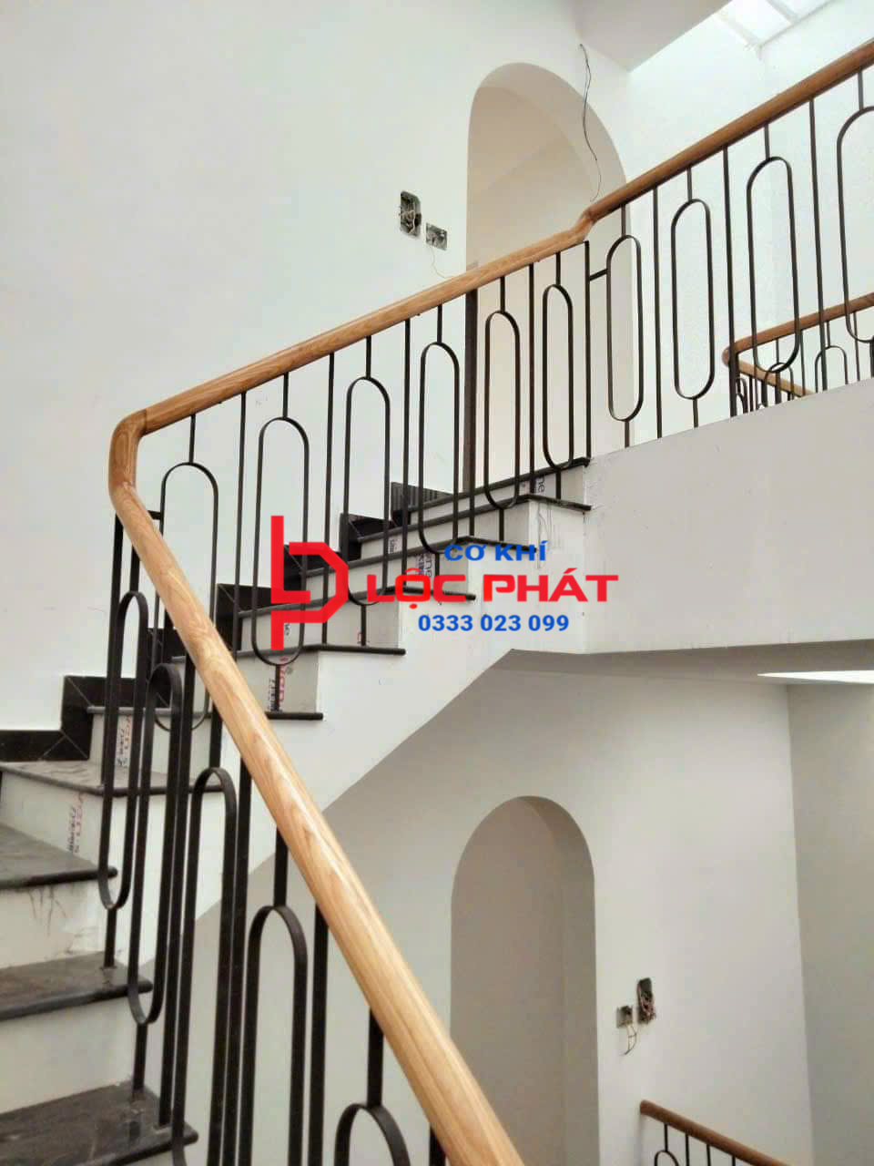 Đội thợ lan can cầu thang tại Bình Chánh