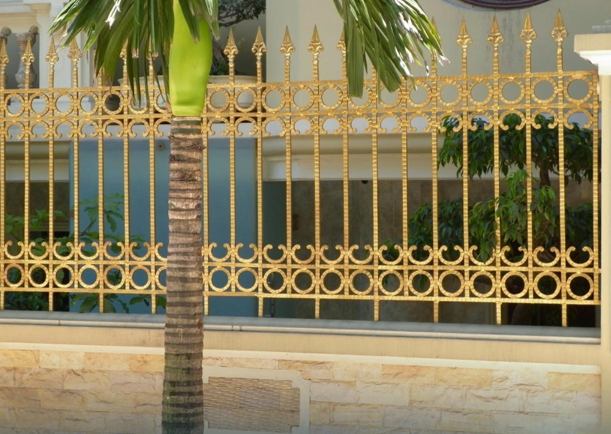 Thợ làm hàng rào sắt tại Phú Giáo