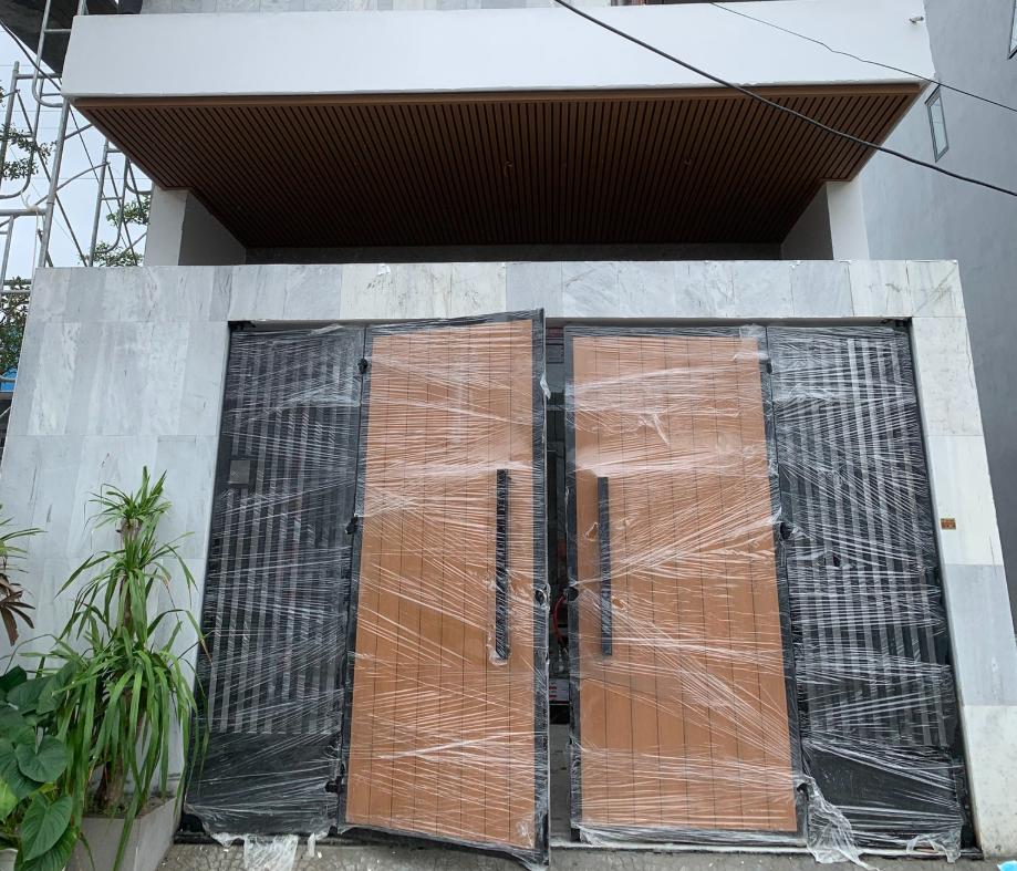Thi công cửa sắt giá rẻ tại Quận 8