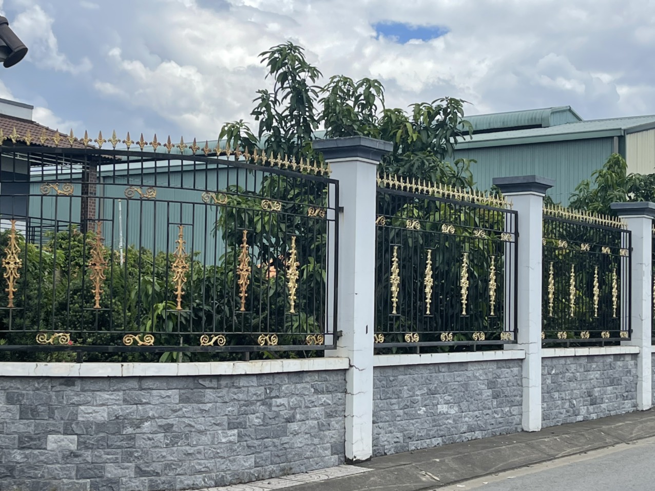 Thi công hàng rào sắt giá rẻ tại Quận 6