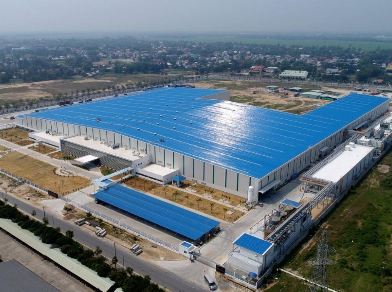 Thi công mái tôn chống nóng tại Bến Cát