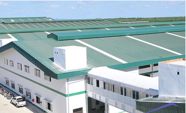 Thi công mái tôn chống nóng tại Bến Cát