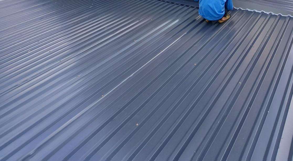 Thi công mái tôn chống nóng tại Long Thành