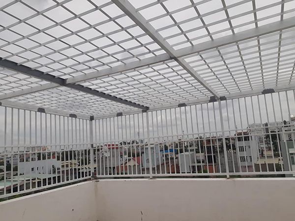 Báo giá làm khung sắt bảo vệ sân thượng tại Quận 12