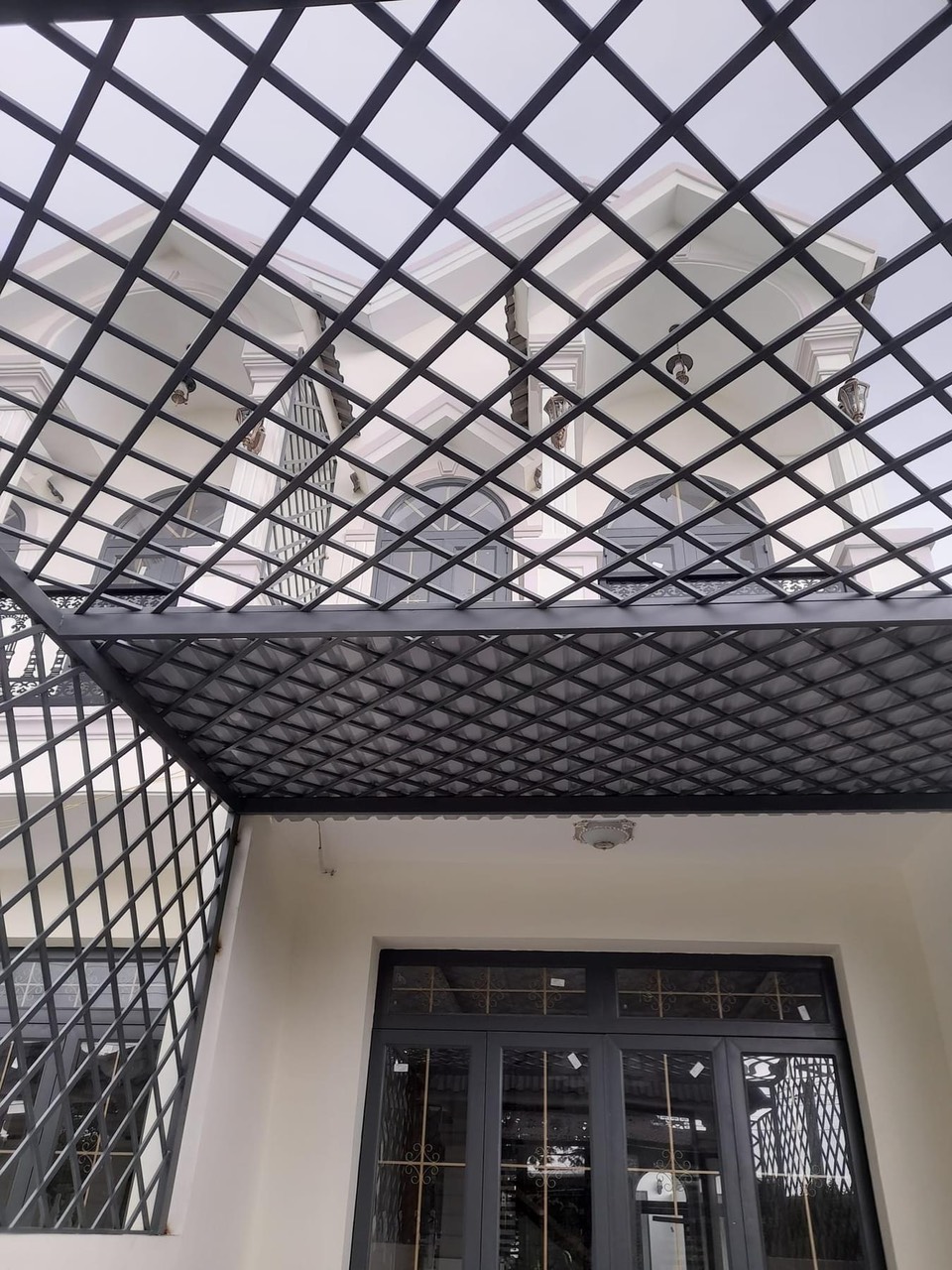 Báo giá thi công khung bảo vệ sân thượng tại Thủ Đức