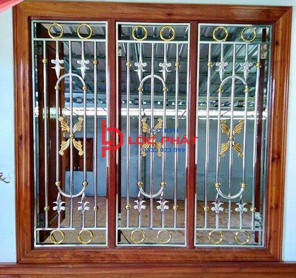 Đội thợ làm bông bảo vệ cửa sổ tại Quận 9