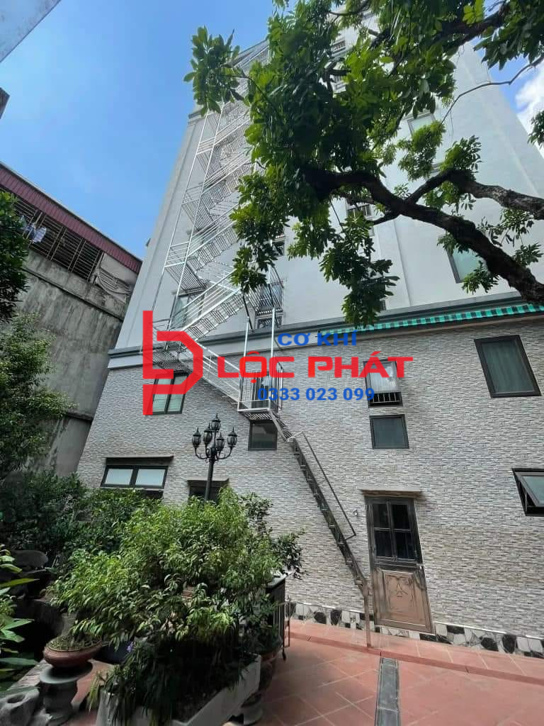 Đơn vị làm cầu thang thoát hiểm tại Gò Vấp