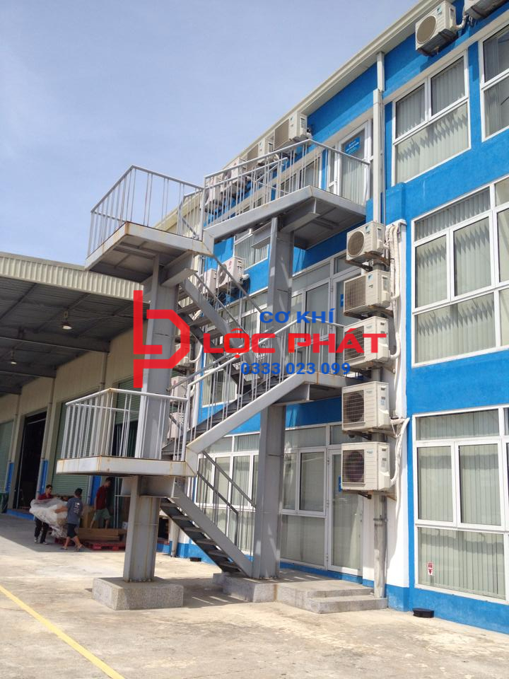 Xưởng lắp đặt cầu thang thoát hiểm tại Thủ Dầu Một