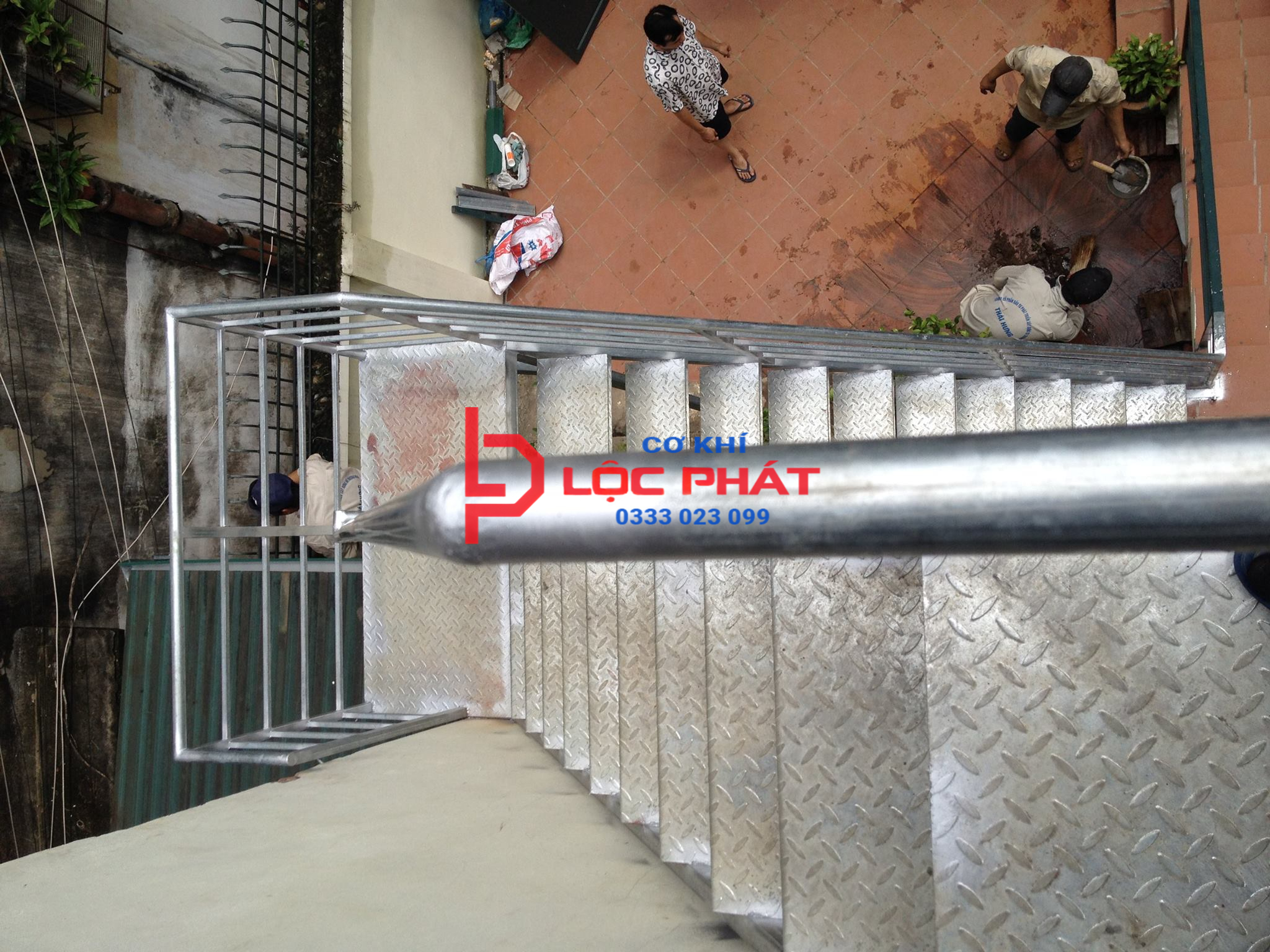 Xưởng lắp đặt cầu thang thoát hiểm tại Thủ Dầu Một