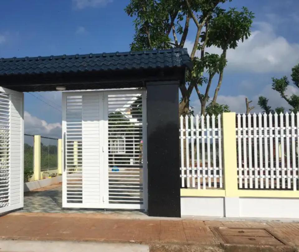Làm hàng rào sắt tại Phú Chánh