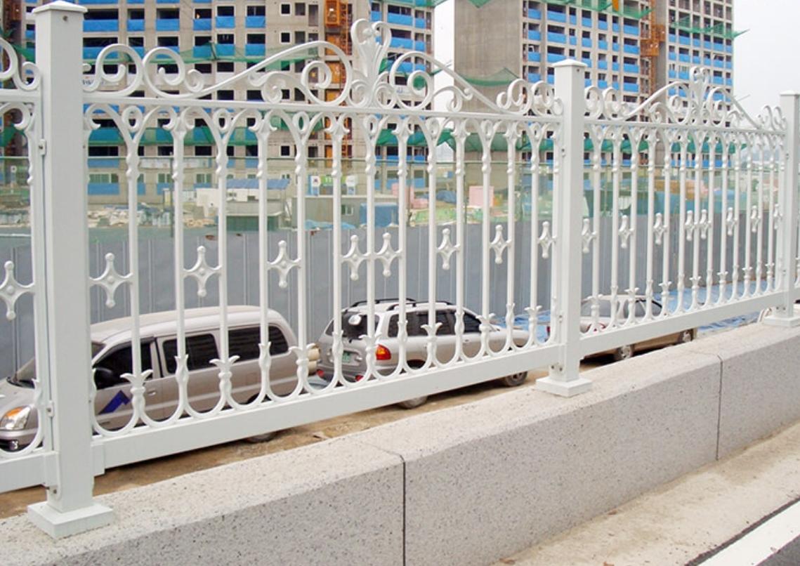 Thợ làm hàng rào sắt giá rẻ tại Xã Bình Mỹ