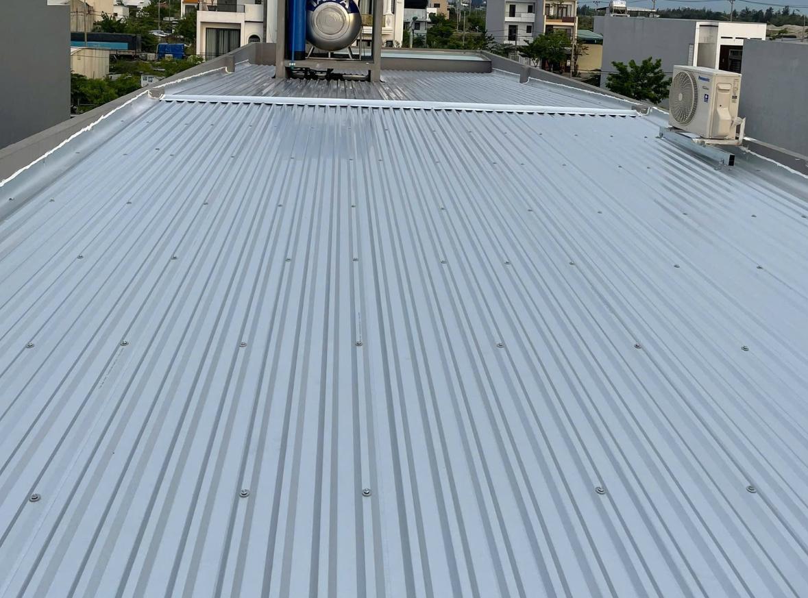 Thi công mái tôn giá rẻ tại Phường Chánh Phú Hòa