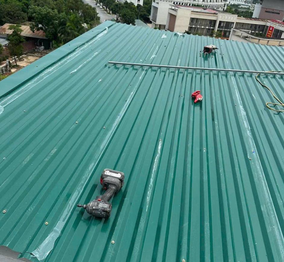Thi công mái tôn giá rẻ tại Phường Vườn Lài