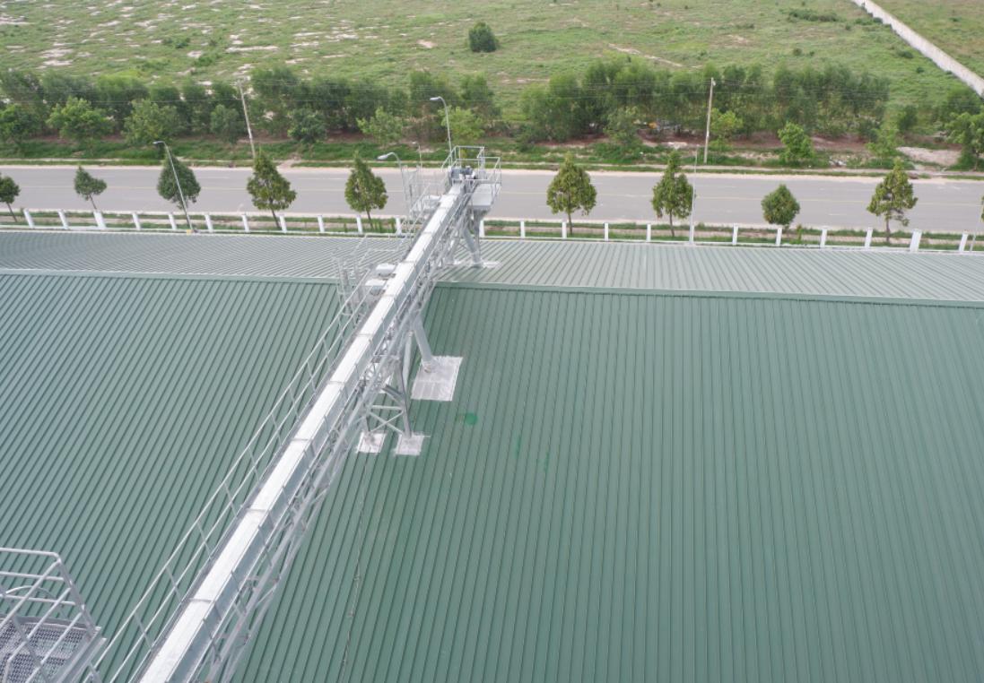 Thi công mái tôn nhà tiền chế tại Định Hòa
