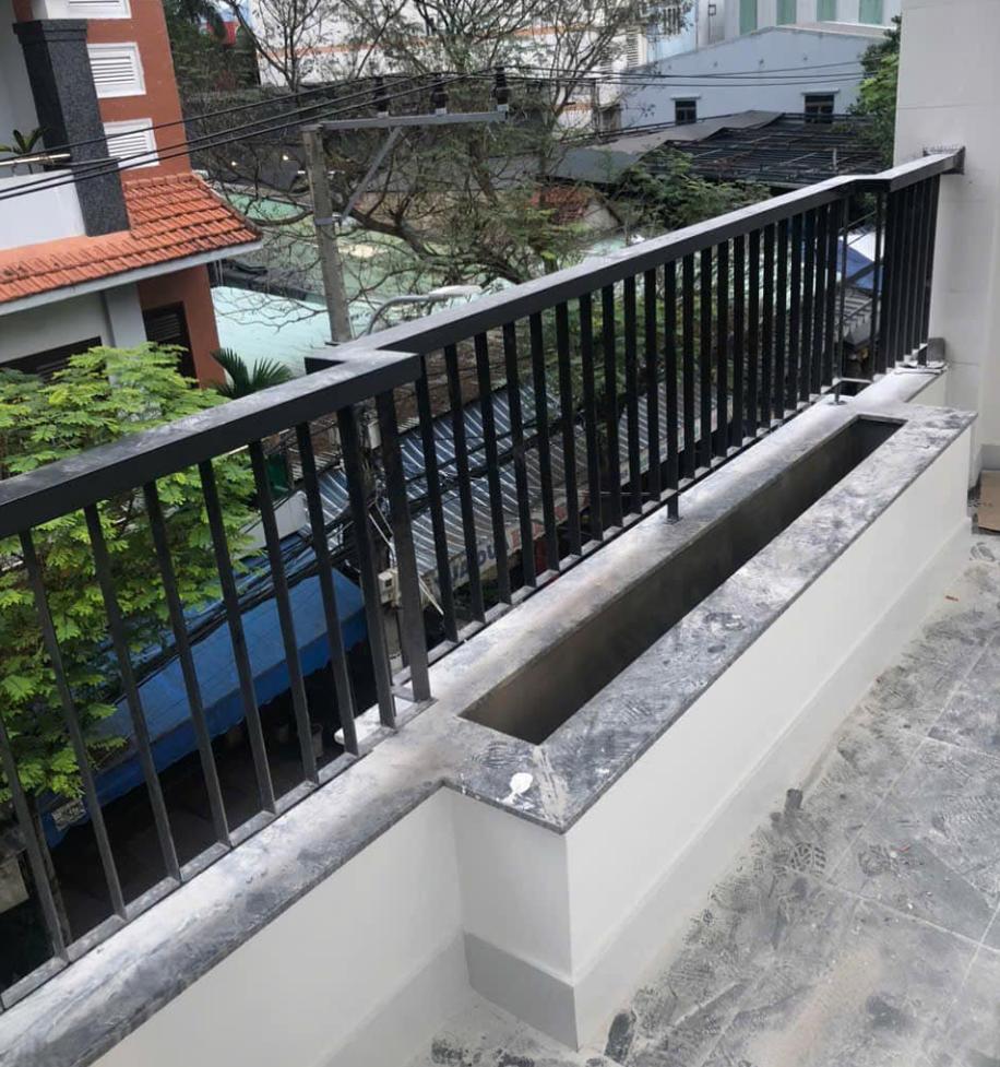 Đơn vị thi công lan can tại Hóc Môn