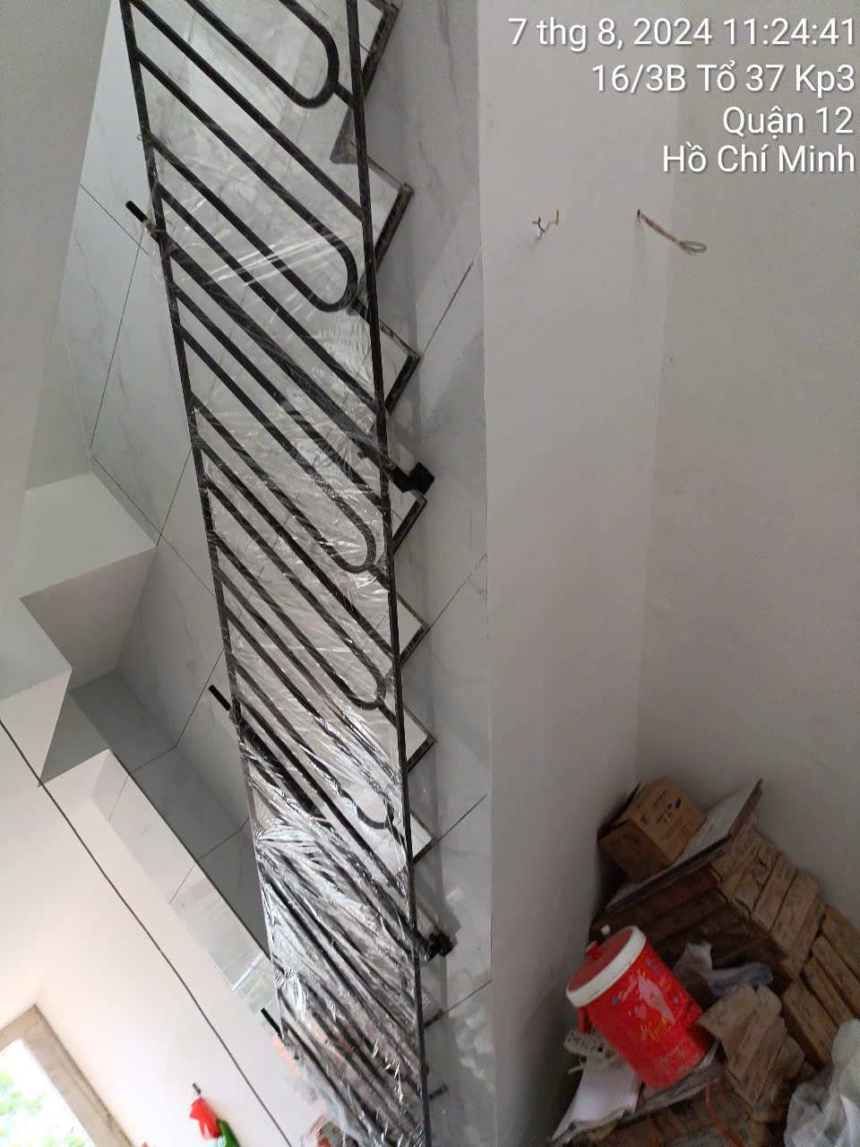 Thợ thi công lan can cầu thang tại Quận 8