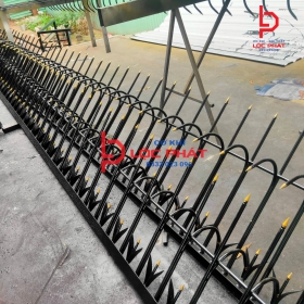 Bảng báo giá làm hàng rào chông sắt tại Hóc Môn