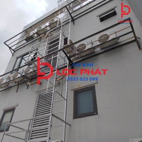 Làm cầu thang thoát hiểm tại Quận 12