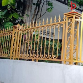 Làm hàng rào giá rẻ tại Phường Long Bình