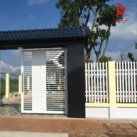 Làm hàng rào sắt tại Phú Chánh