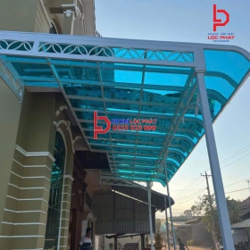 Làm mái poly tại Long Khánh