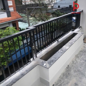 Đơn vị thi công lan can tại Hóc Môn