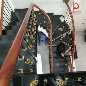 Thi công lan can cầu thang tại Thành Phố Mới Bình Dương