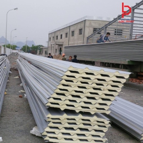 Thi công mái tôn chống nóng tại Quận 3