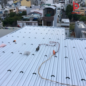 Thi công mái tôn chống nóng tại Quận Bình Thạnh