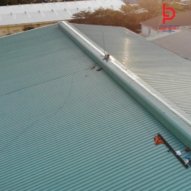Thi công mái tôn chống nóng tại Thành Phố Mới Bình Dương