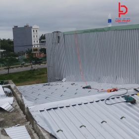 Thi công mái tôn trọn gói tại Phú Giáo
