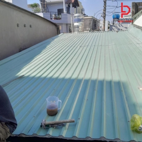 Thi công mái tôn trọn gói tại Uyên Hưng