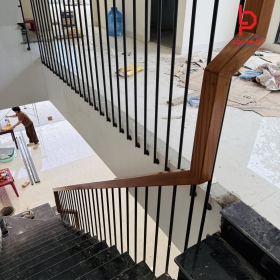 Thợ thi công lan can cầu thang tại Phường Thủ Dầu Một