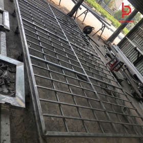 Làm khung sắt bảo vệ tại Phú Giáo