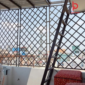 Làm khung sắt bảo vệ tại Thống Nhất