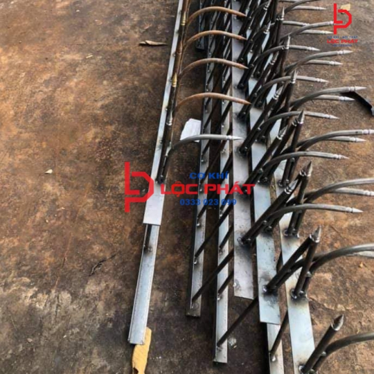 Địa chỉ làm hàng rào chông sắt tại Phú Giáo