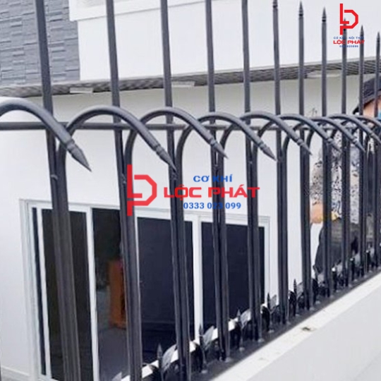 Bảng báo giá làm hàng rào chông sắt tại Hóc Môn