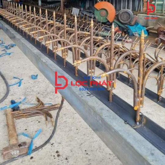 Bảng báo giá làm hàng rào chông sắt tại Hóc Môn