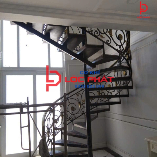 Báo giá cầu thang xoắn ốc tại Quận 12