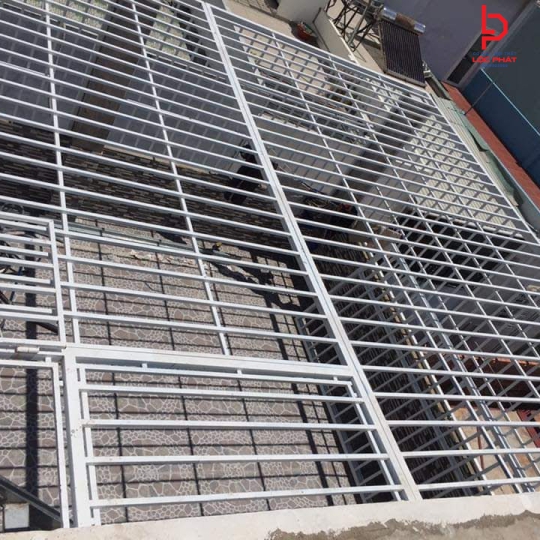 Báo giá thi công khung bảo vệ sân thượng tại Bình Chánh