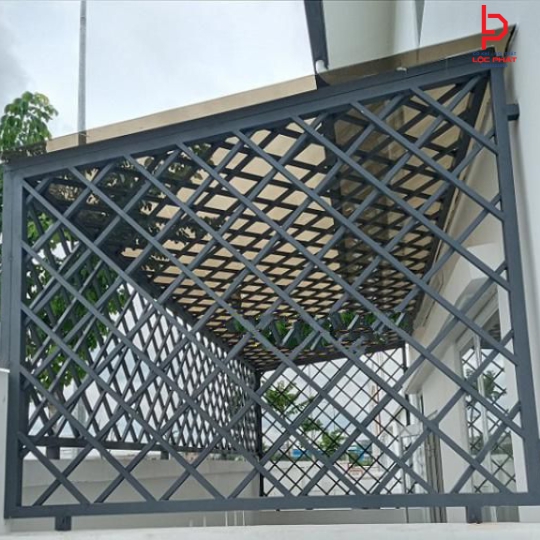 Báo giá thi công khung bảo vệ sân thượng tại Bình Thạnh