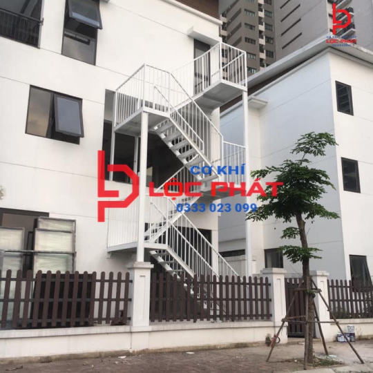 Dịch vụ làm cầu thang thoát hiểm tại Bình Thạnh