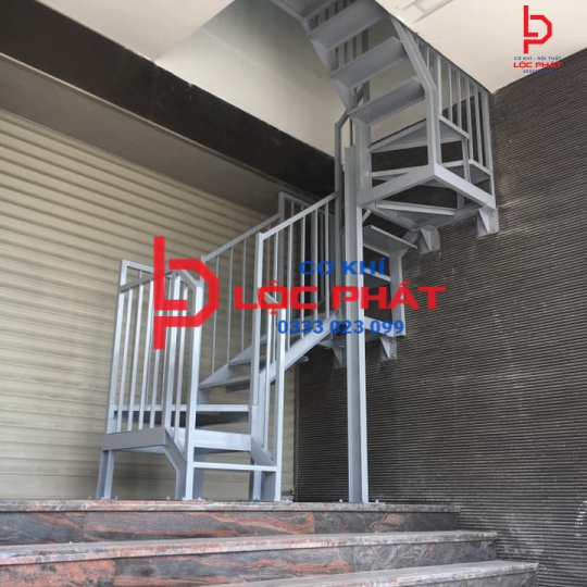 Dịch vụ làm cầu thang thoát hiểm tại Bình Thạnh
