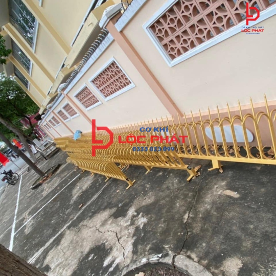 Dịch vụ làm hàng rào chông sắt tại Bình Long