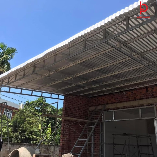 Đội thi công mái tôn giá rẻ tại Phường An Phú Đông