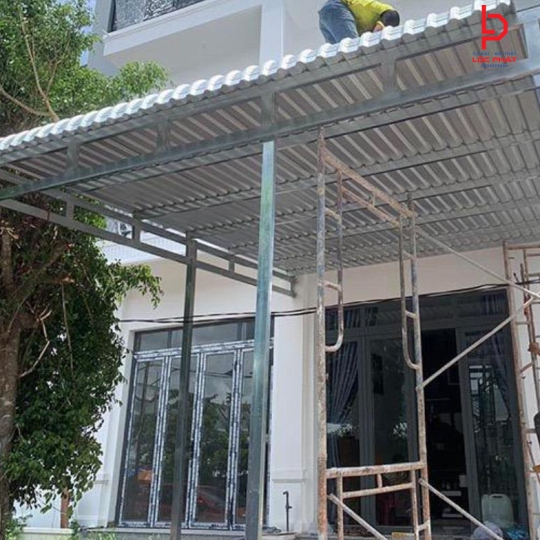 Đội thi công mái tôn giá rẻ tại Phường An Phú Đông
