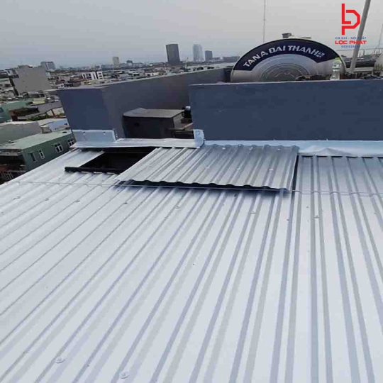 Đội thi công mái tôn giá rẻ tại Phường An Phú Đông