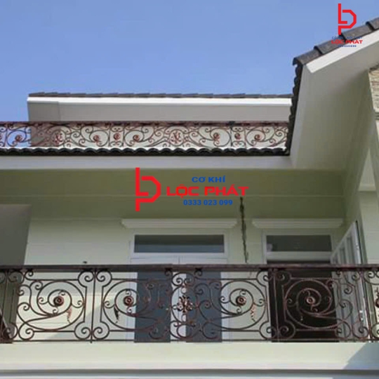 Đội thợ lan can cầu thang tại Thủ Dầu Một